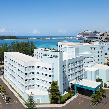 Courtyard By Marriott Nassau Downtown/Junkanoo Beach Esterno foto