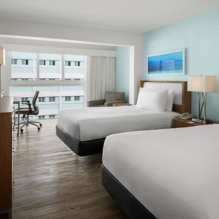 Courtyard By Marriott Nassau Downtown/Junkanoo Beach Esterno foto