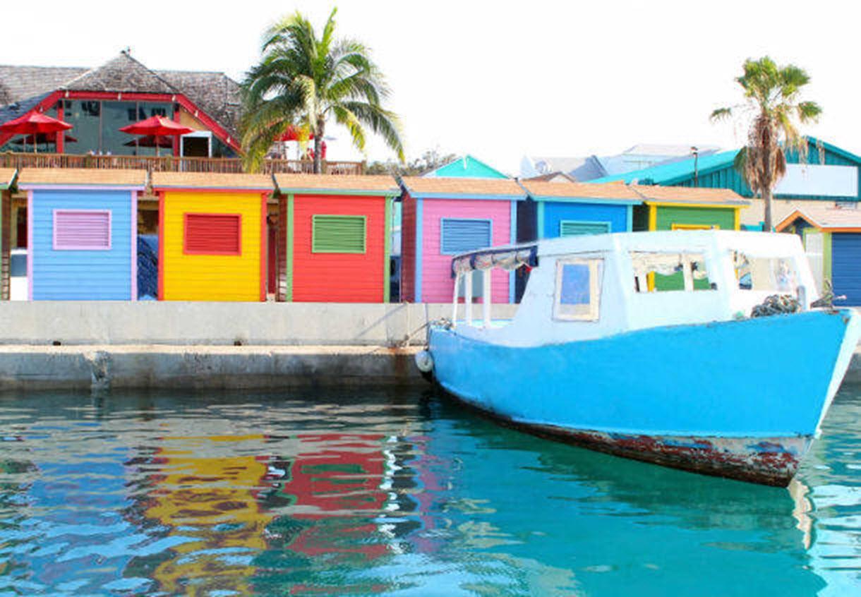 Courtyard By Marriott Nassau Downtown/Junkanoo Beach Esterno foto