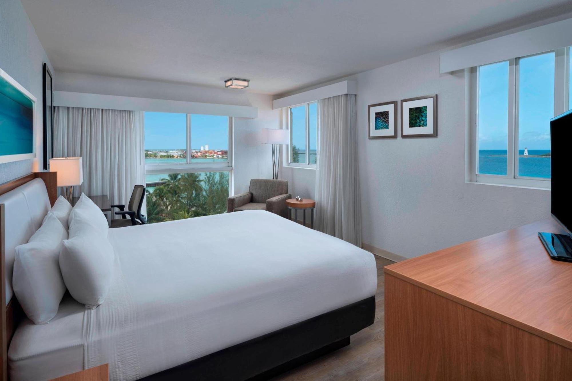 Courtyard By Marriott Nassau Downtown/Junkanoo Beach Esterno foto