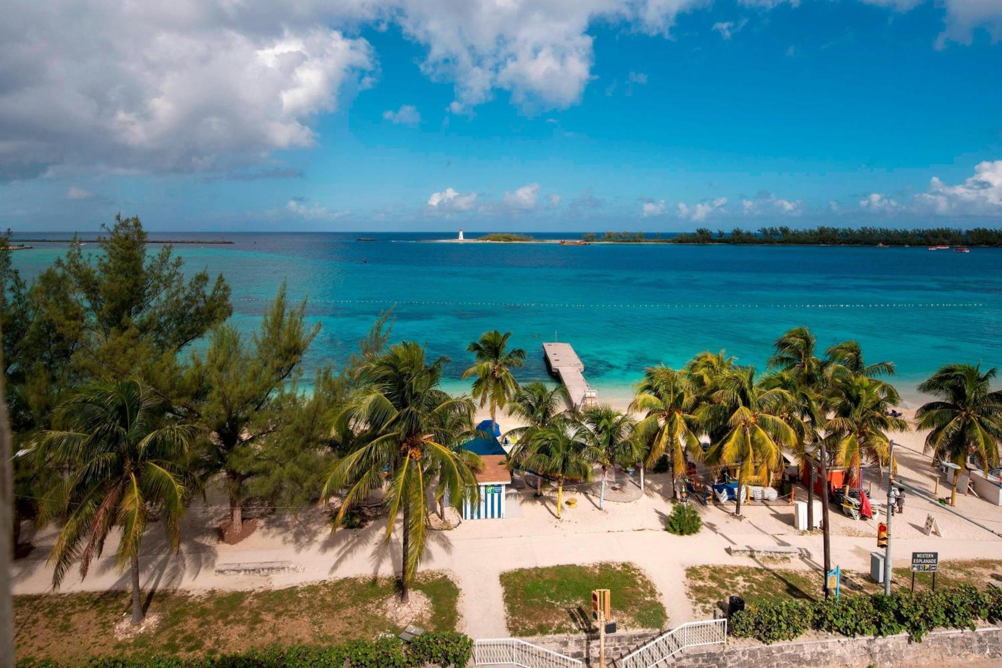 Courtyard By Marriott Nassau Downtown/Junkanoo Beach Esterno foto