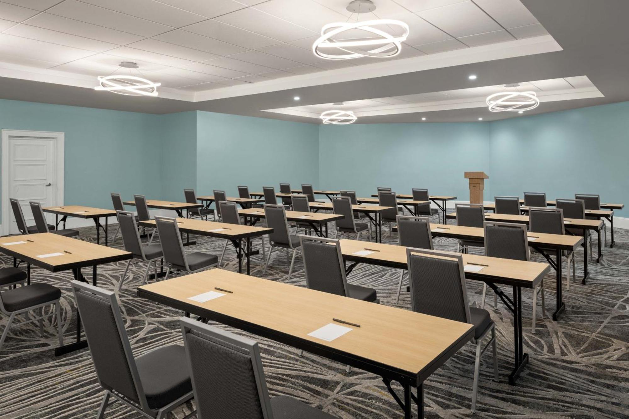 Courtyard By Marriott Nassau Downtown/Junkanoo Beach Esterno foto