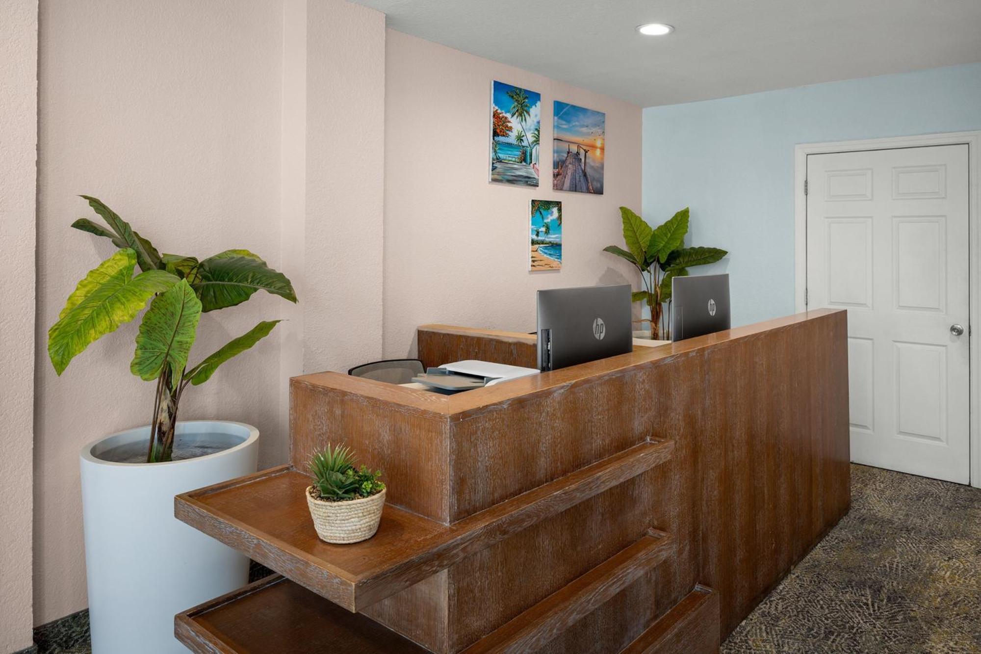 Courtyard By Marriott Nassau Downtown/Junkanoo Beach Esterno foto