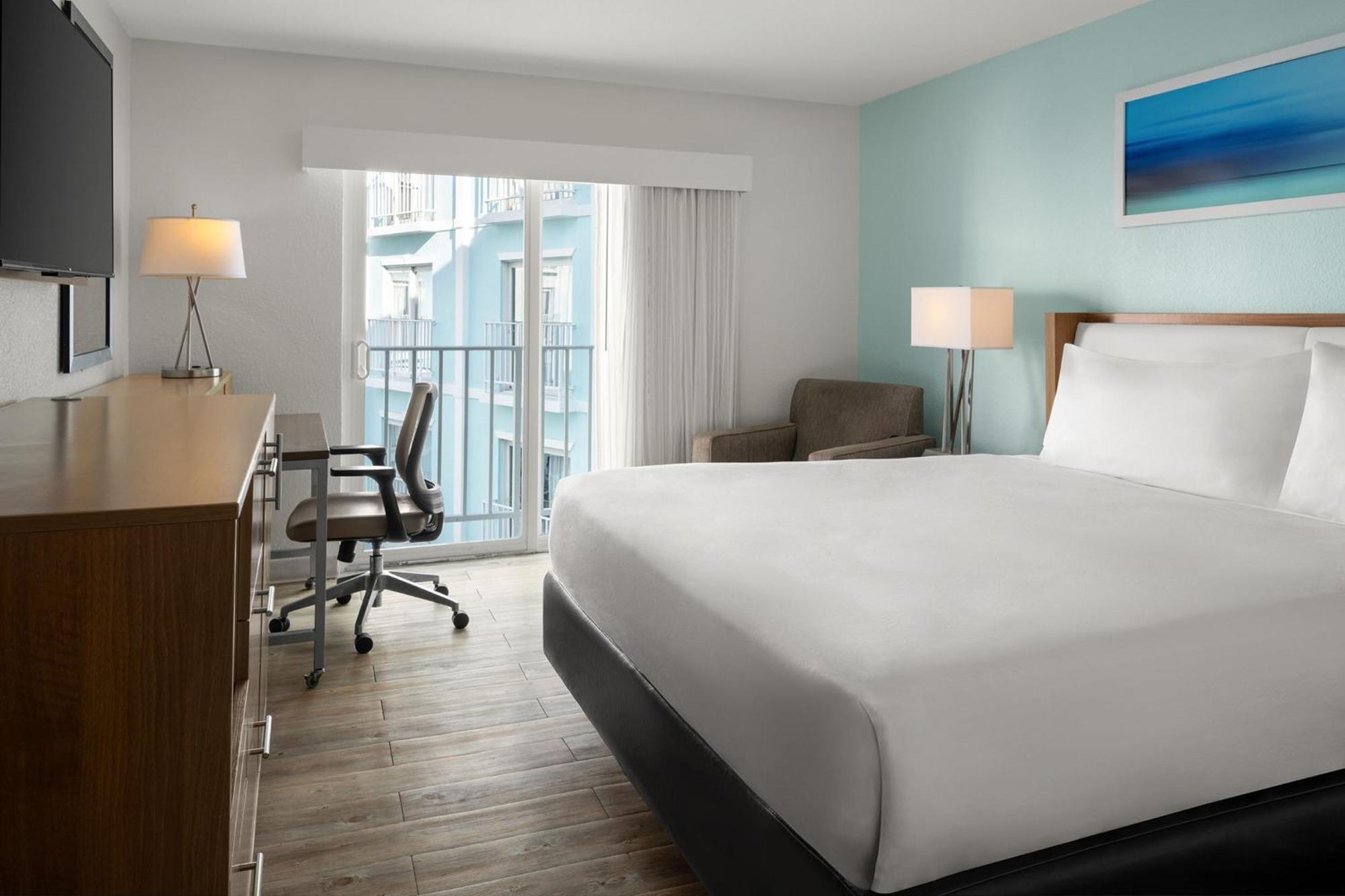 Courtyard By Marriott Nassau Downtown/Junkanoo Beach Esterno foto
