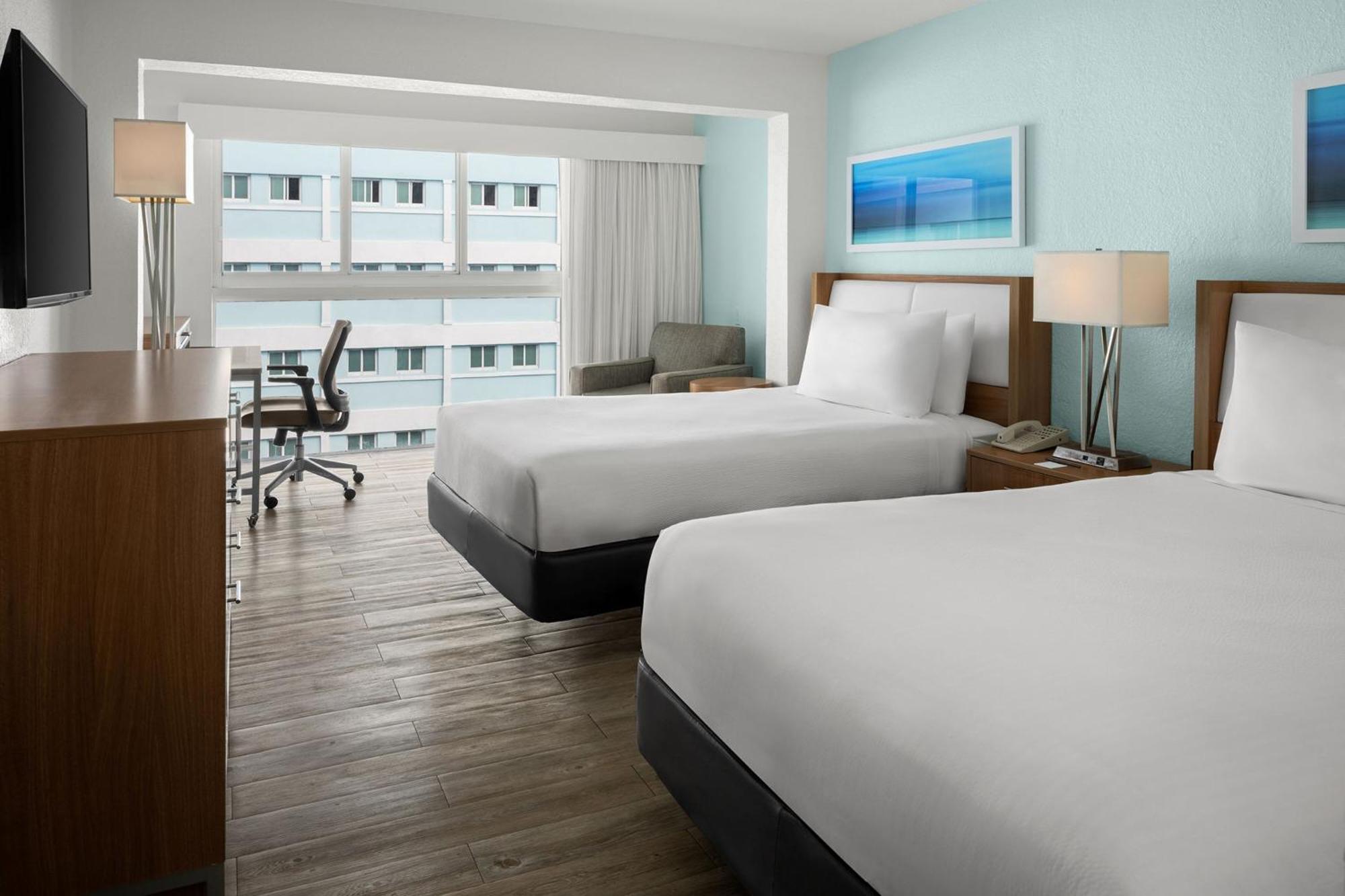 Courtyard By Marriott Nassau Downtown/Junkanoo Beach Esterno foto