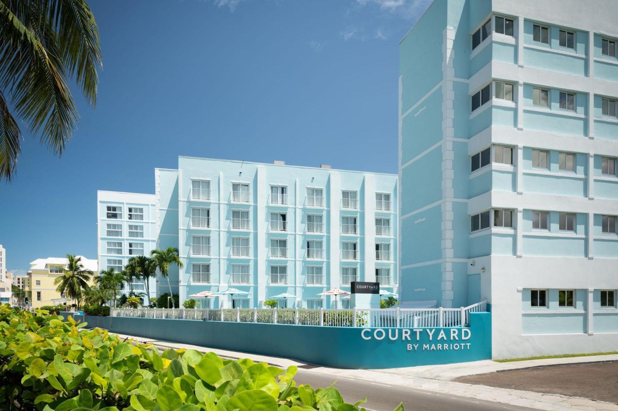 Courtyard By Marriott Nassau Downtown/Junkanoo Beach Esterno foto