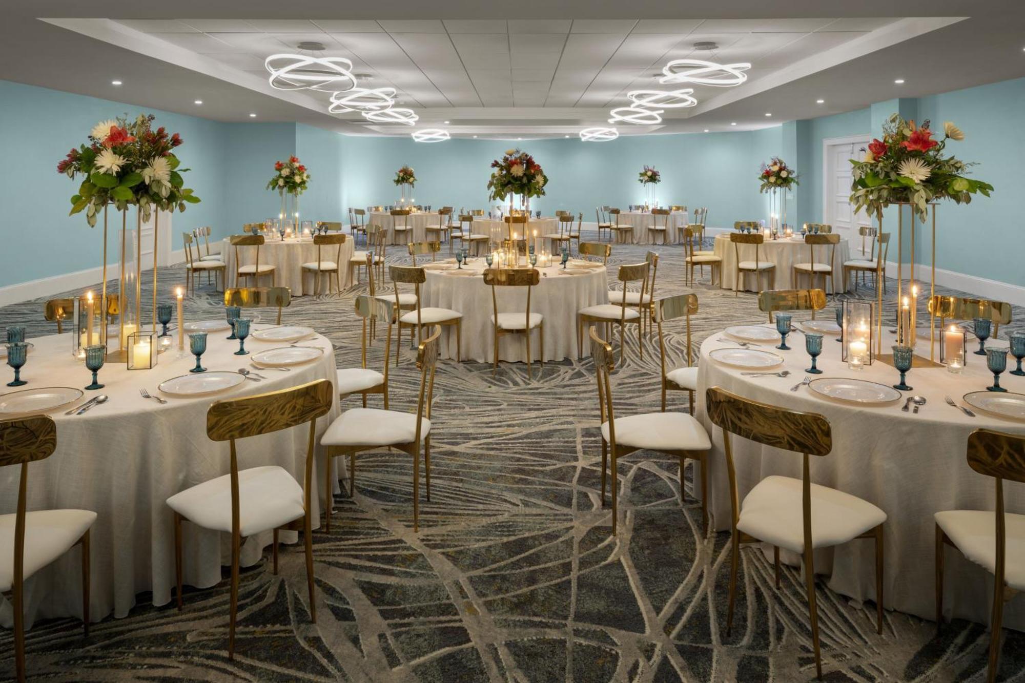 Courtyard By Marriott Nassau Downtown/Junkanoo Beach Esterno foto