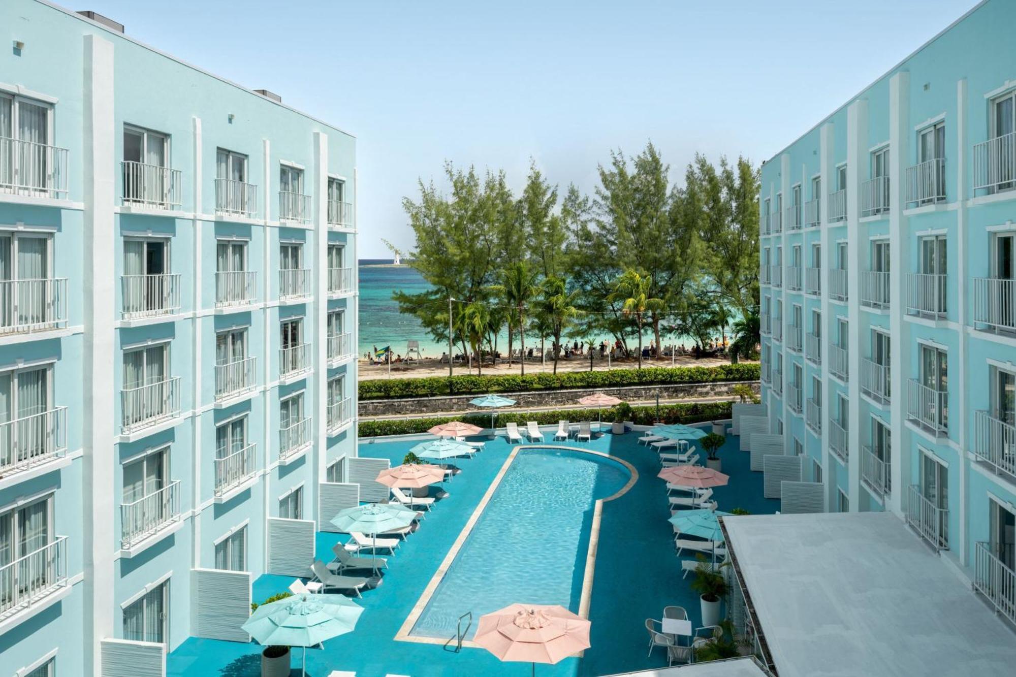 Courtyard By Marriott Nassau Downtown/Junkanoo Beach Esterno foto