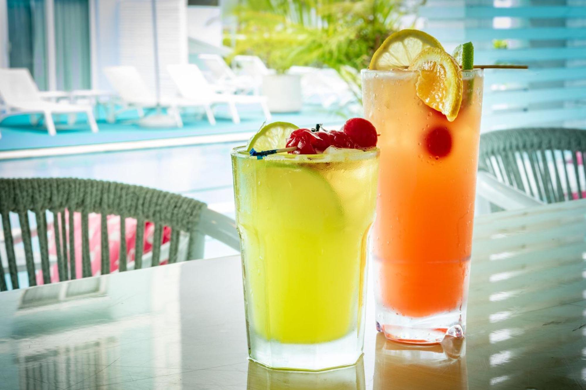 Courtyard By Marriott Nassau Downtown/Junkanoo Beach Esterno foto