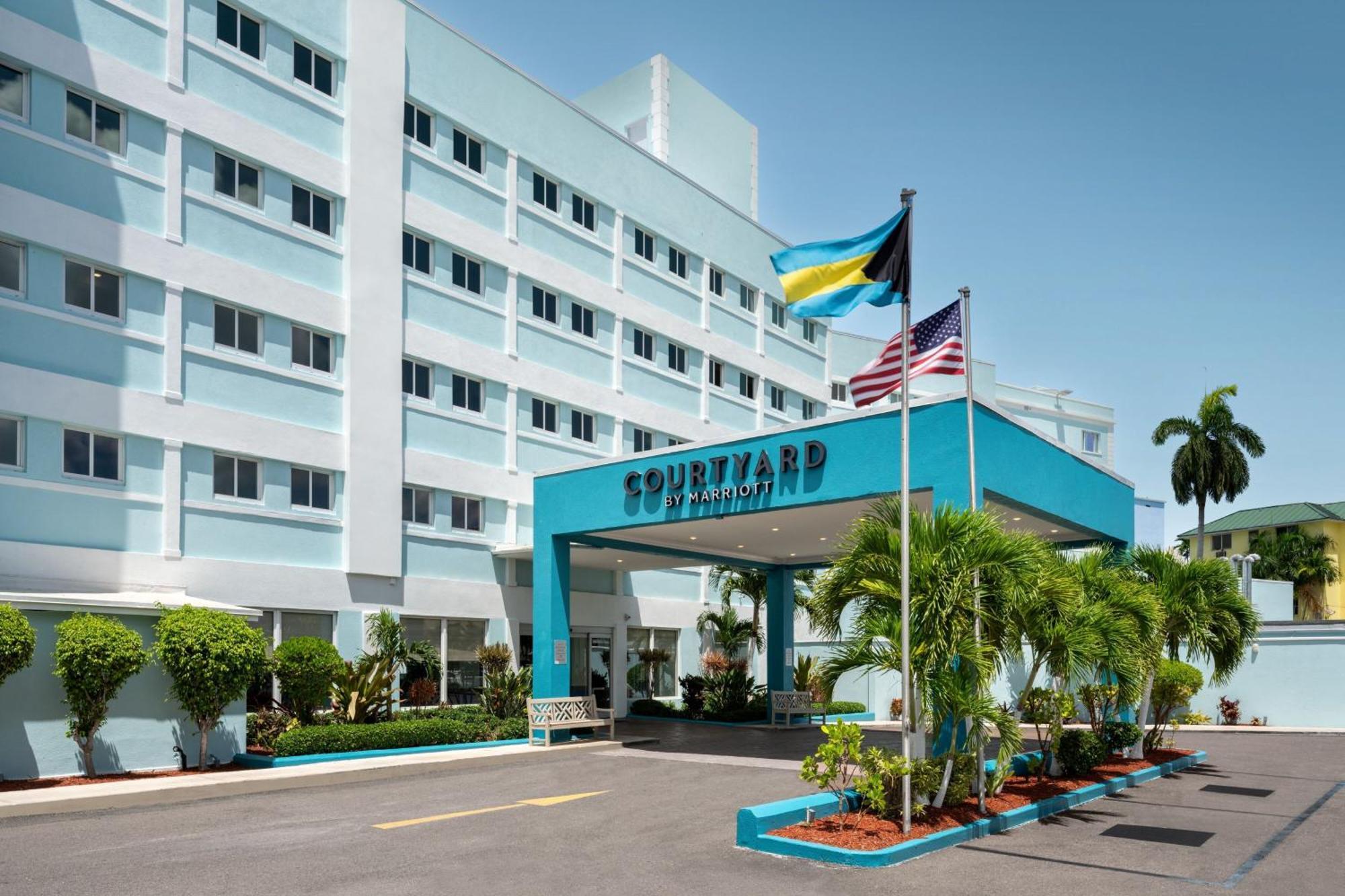 Courtyard By Marriott Nassau Downtown/Junkanoo Beach Esterno foto