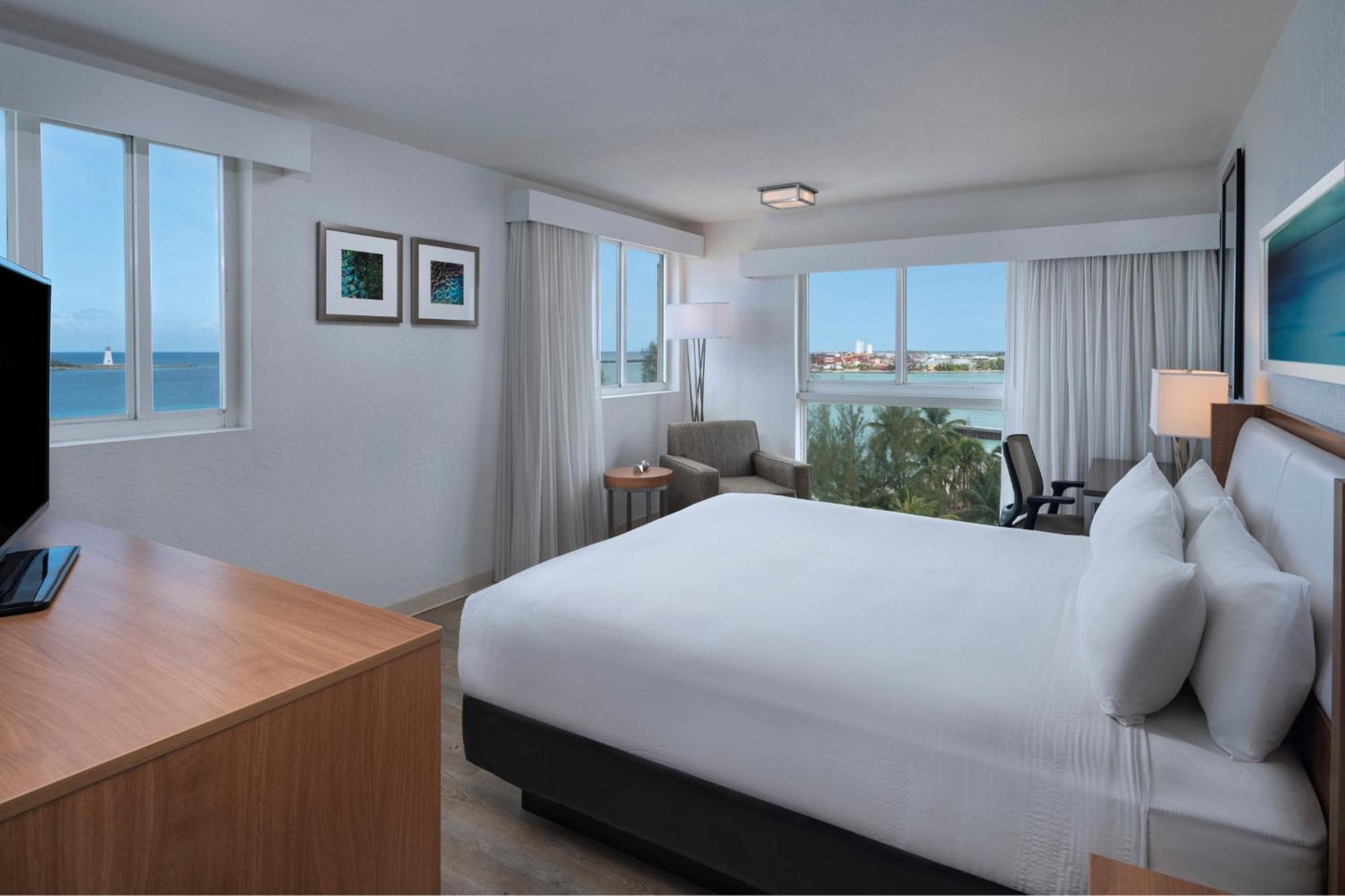 Courtyard By Marriott Nassau Downtown/Junkanoo Beach Esterno foto