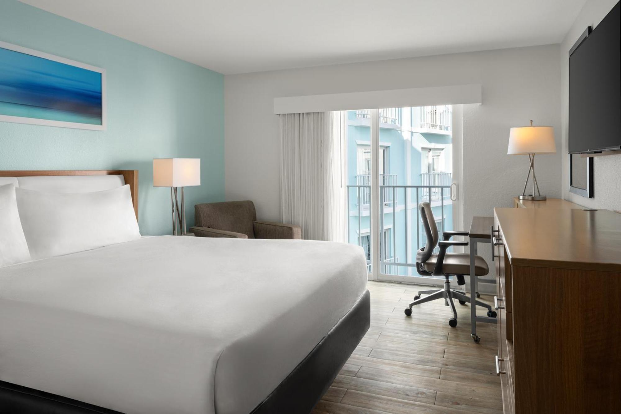Courtyard By Marriott Nassau Downtown/Junkanoo Beach Esterno foto
