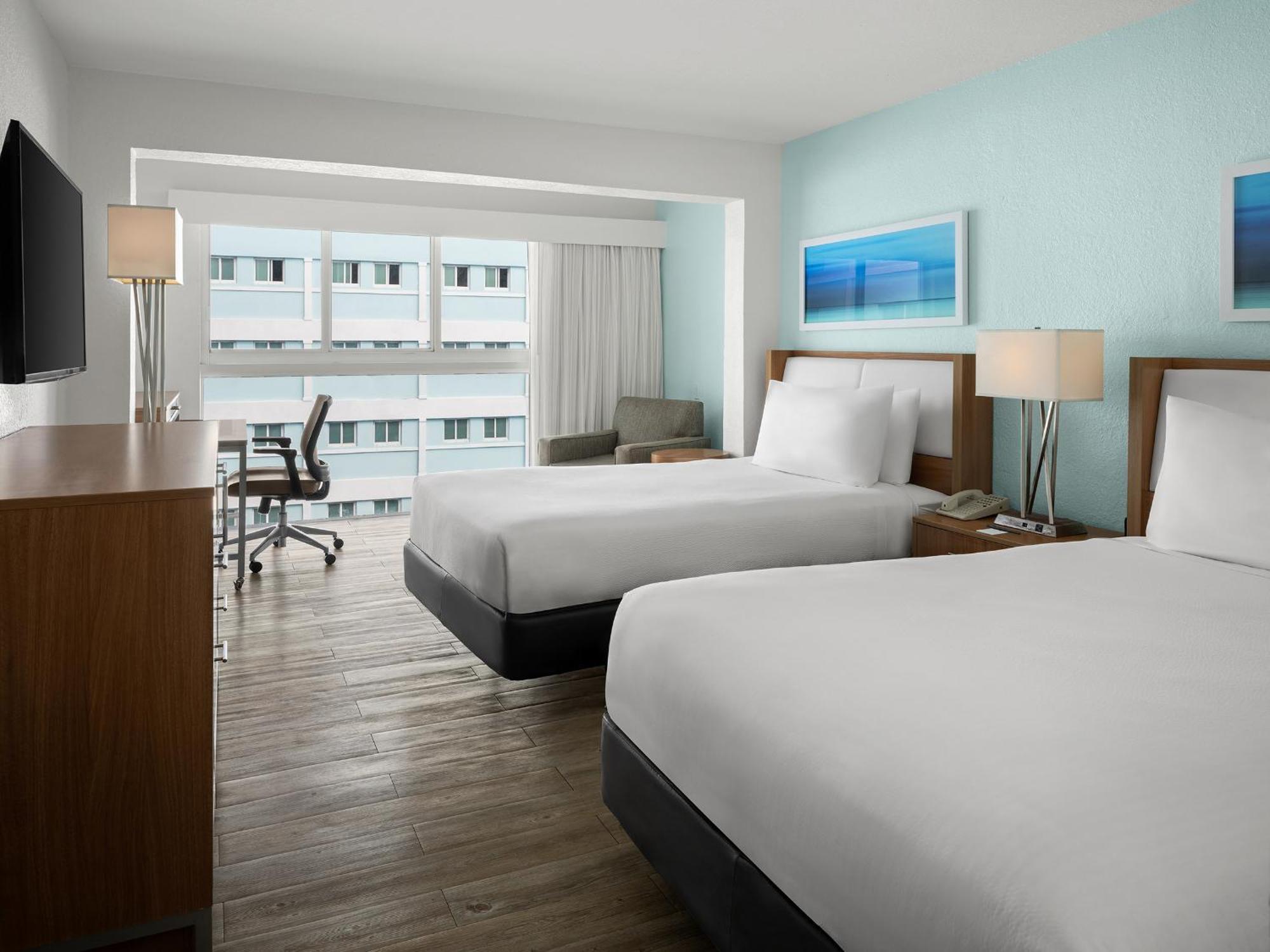 Courtyard By Marriott Nassau Downtown/Junkanoo Beach Esterno foto