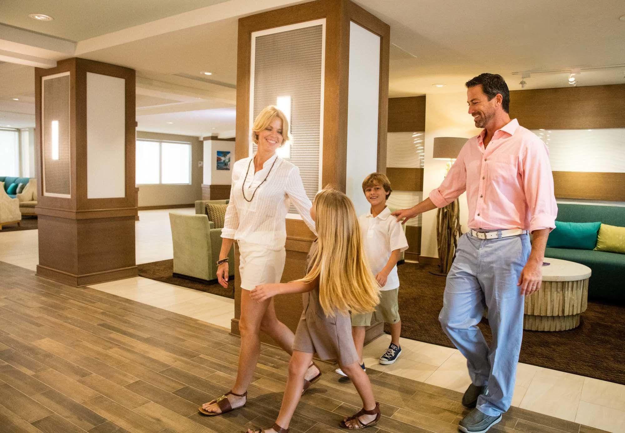 Courtyard By Marriott Nassau Downtown/Junkanoo Beach Esterno foto